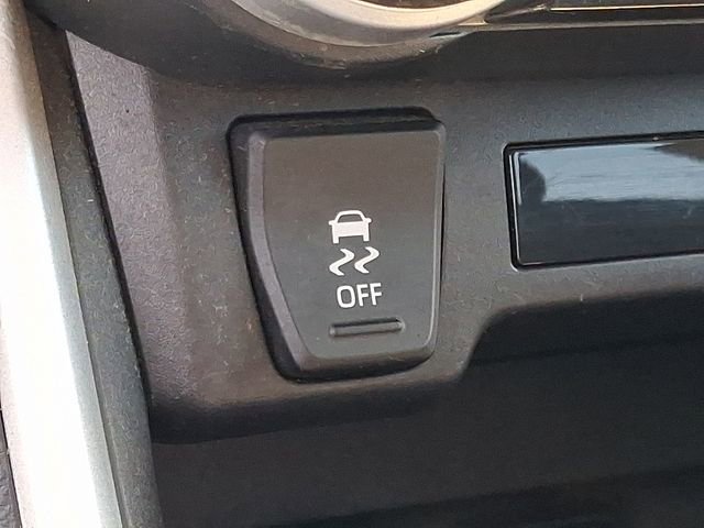 Used 2022 Toyota RAV4 LE image 23