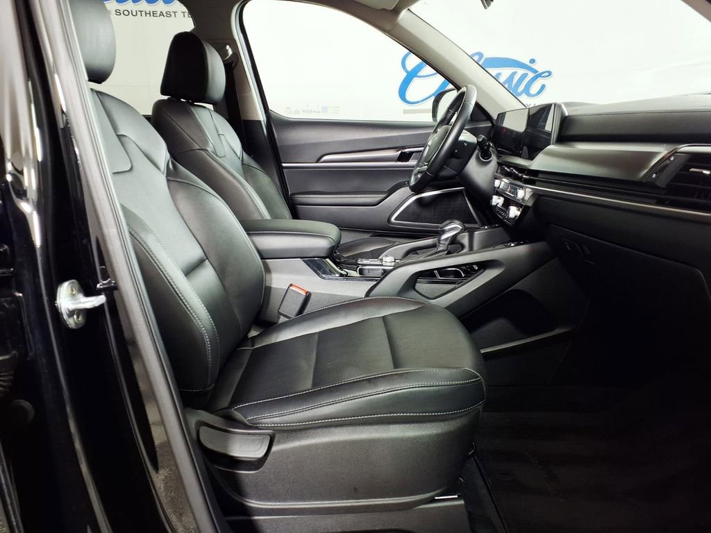 Used 2023 Kia Telluride S image 12