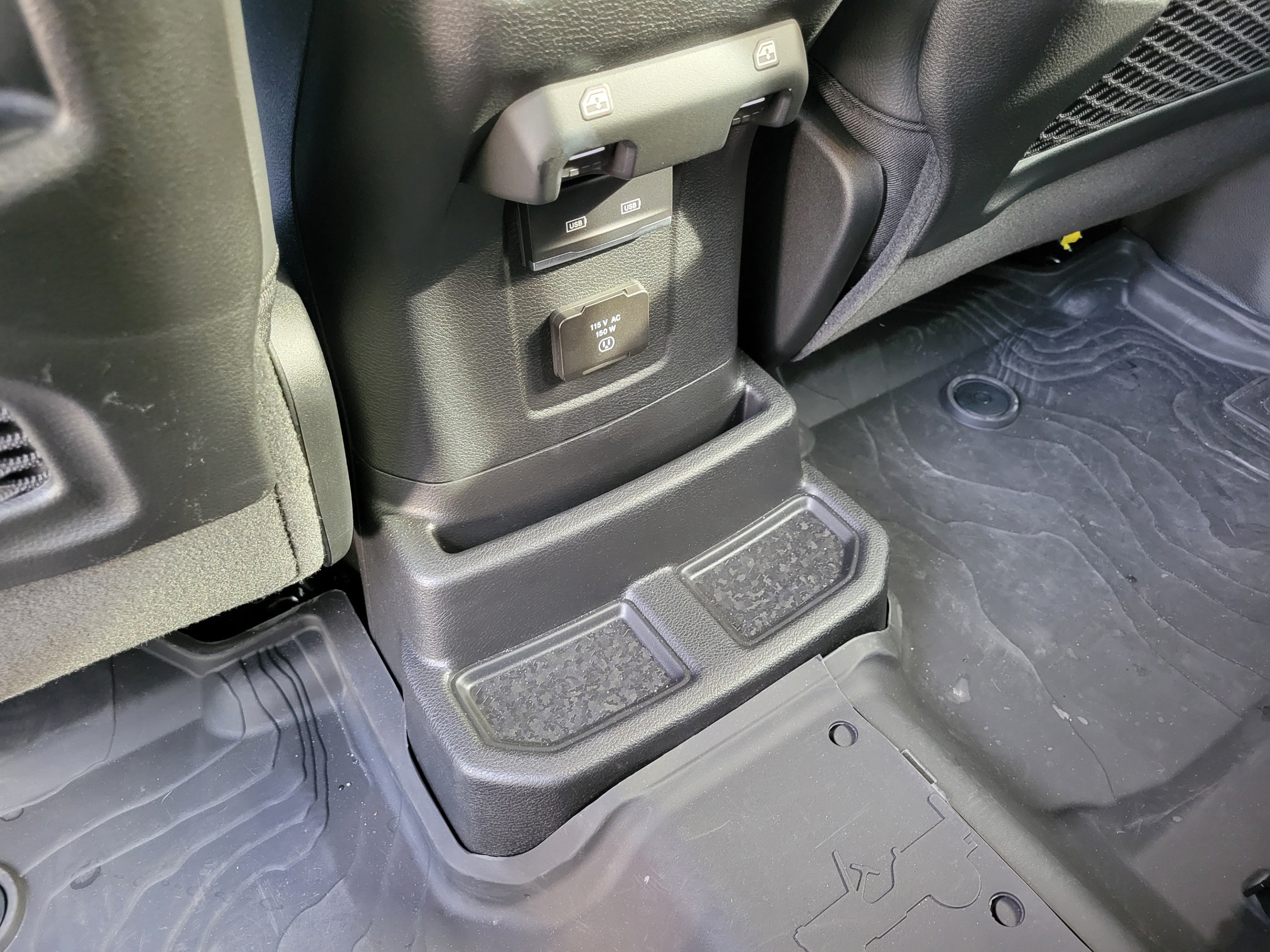 Used 2026 Jeep Wrangler Unlimited Sahara AWD/4WD image 12