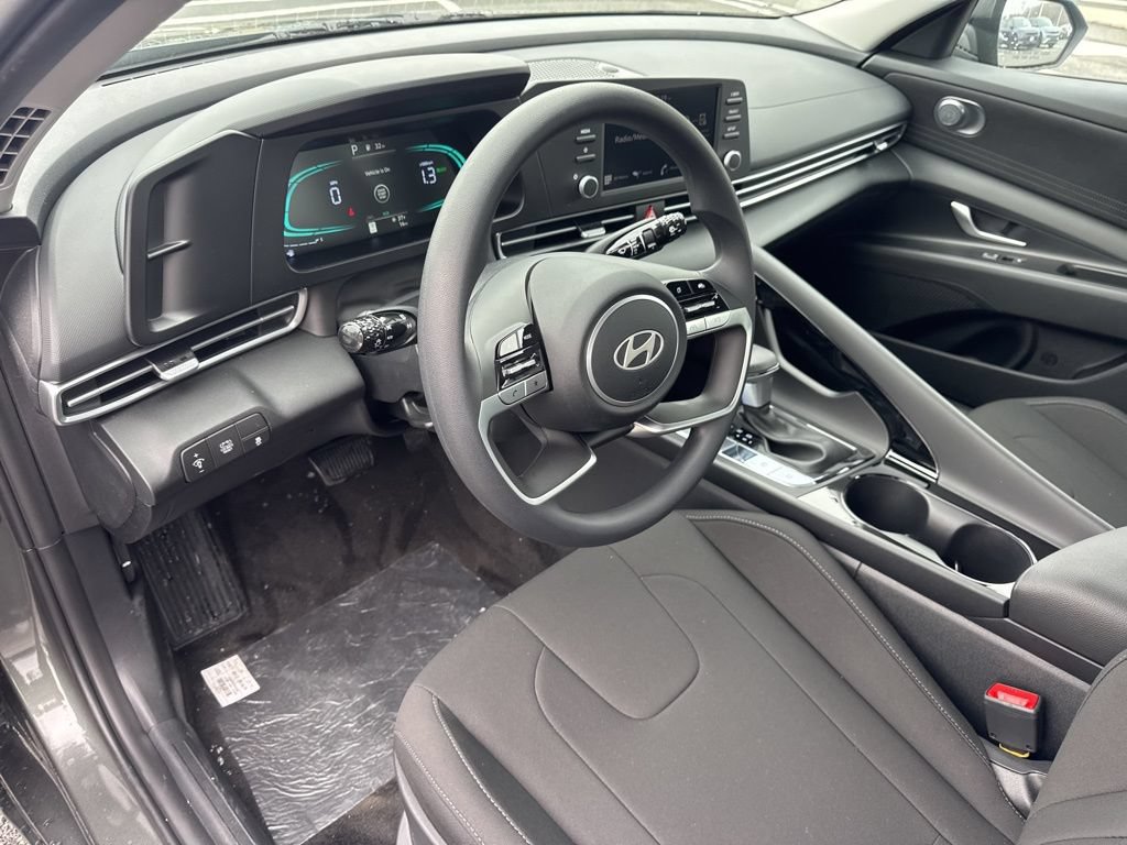 New 2026 Hyundai Elantra Hybrid FWD image 10