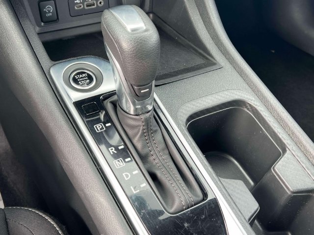 Used 2025 Nissan Sentra SV FWD image 26