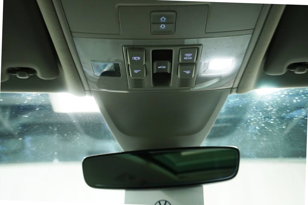 Certified 2024 Volkswagen Tiguan SE w/ Panoramic Sunroof Package AWD/4WD image 20