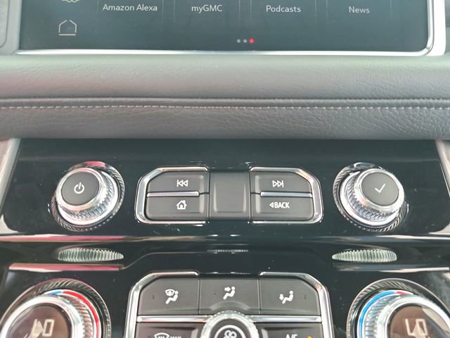 Used 2024 GMC Yukon Denali image 32