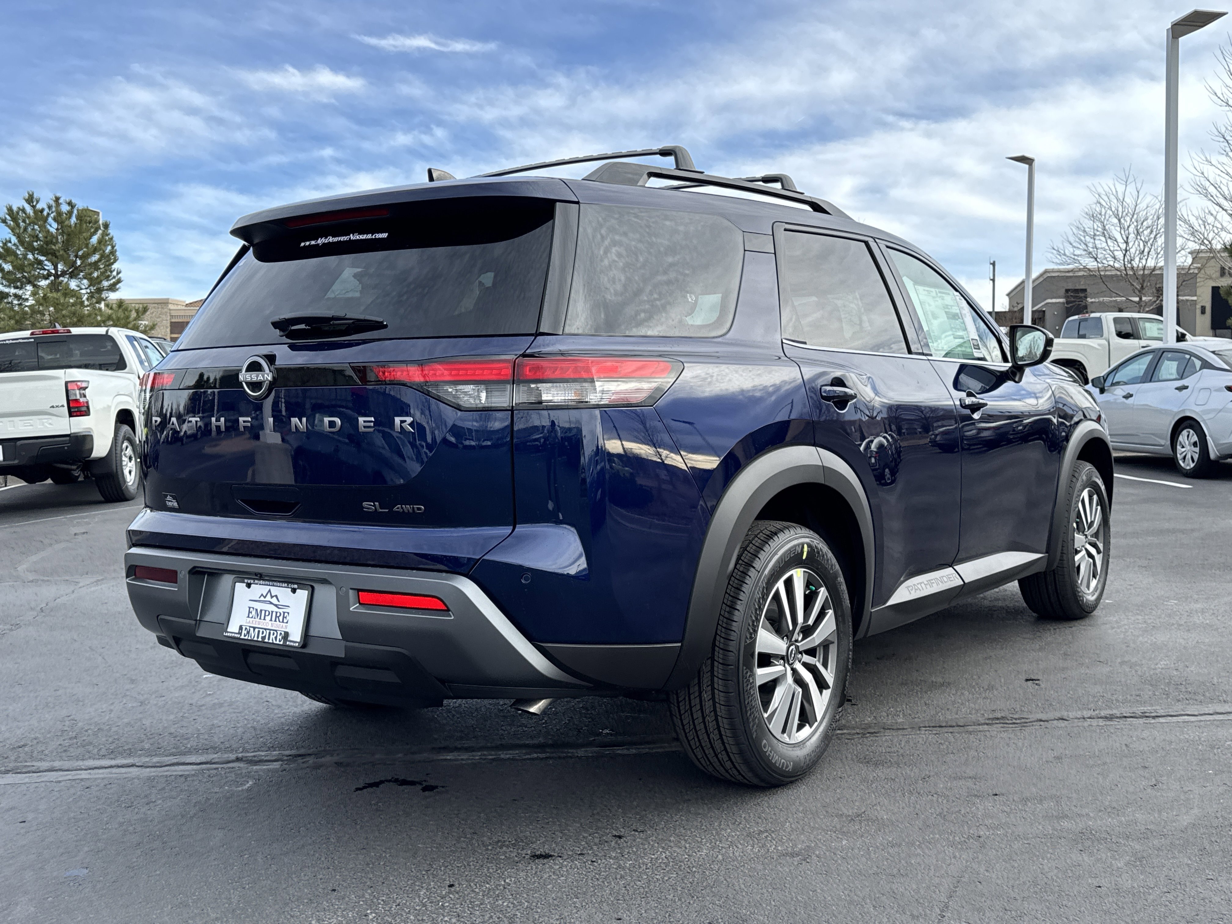 New 2026 Nissan Pathfinder SL image 3