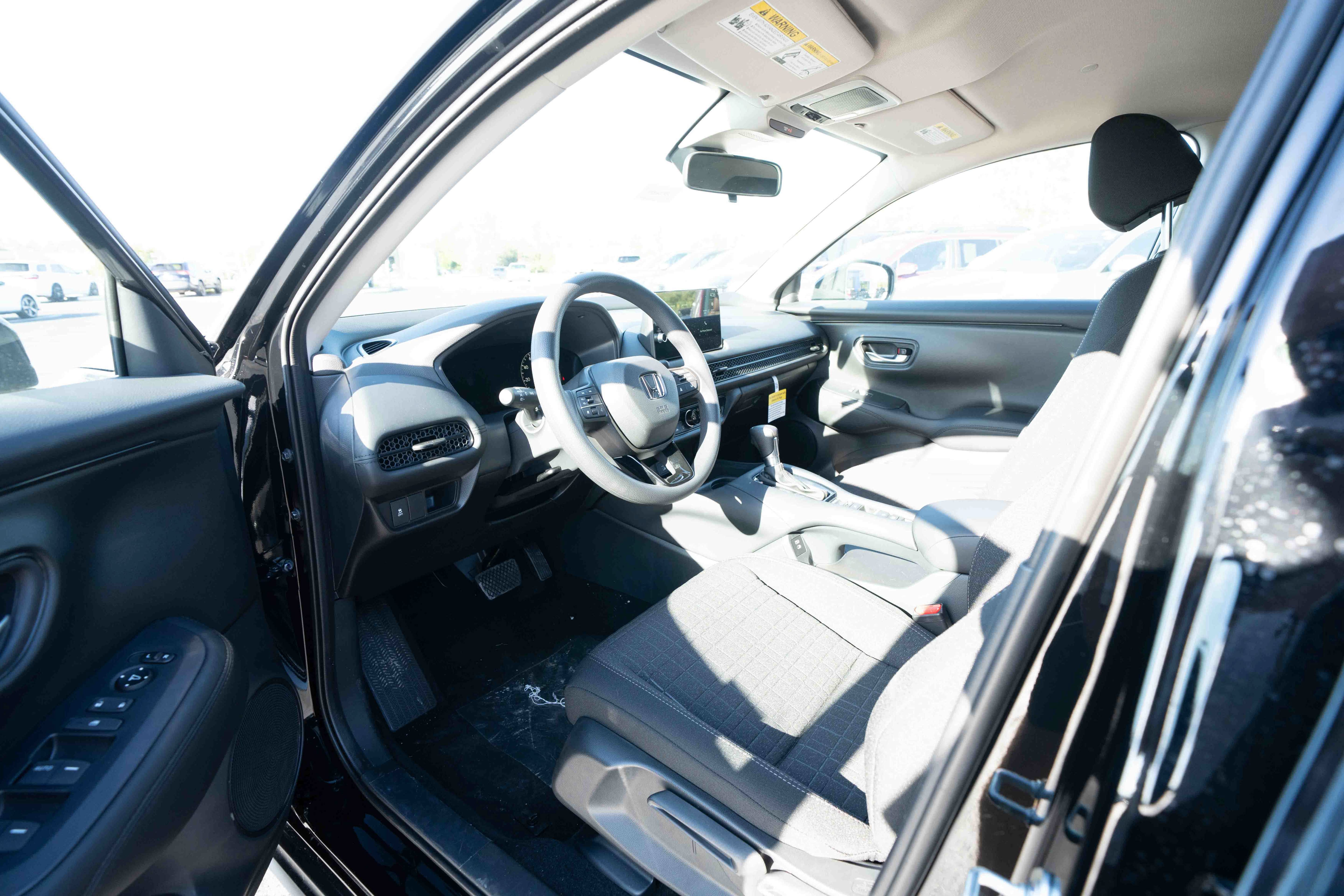 New 2027 Honda HR-V LX image 8