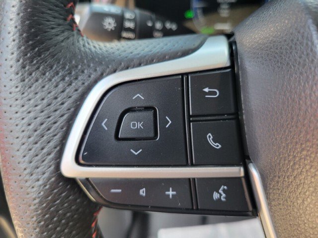 Used 2025 Toyota Sienna XSE FWD image 20