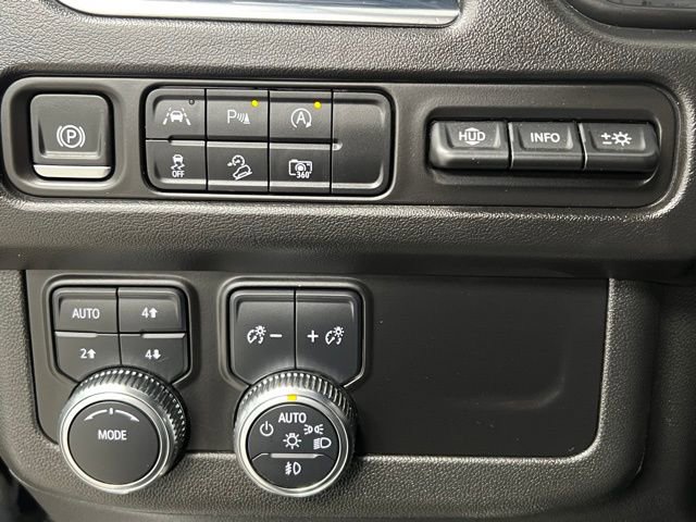 Used 2024 GMC Yukon XL AT4 w/ AT4 Premium Package image 29