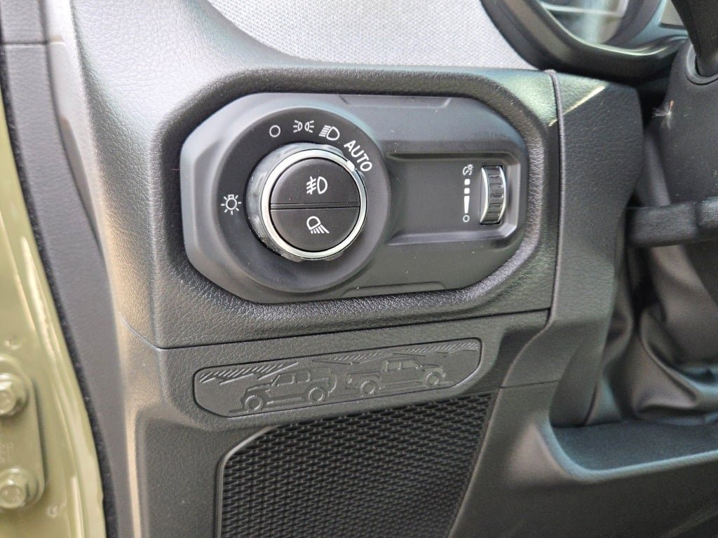 New 2026 Jeep Gladiator Sport image 25