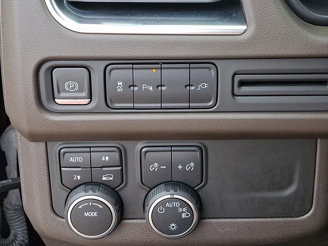 Used 2021 Chevrolet Suburban LS AWD/4WD image 36