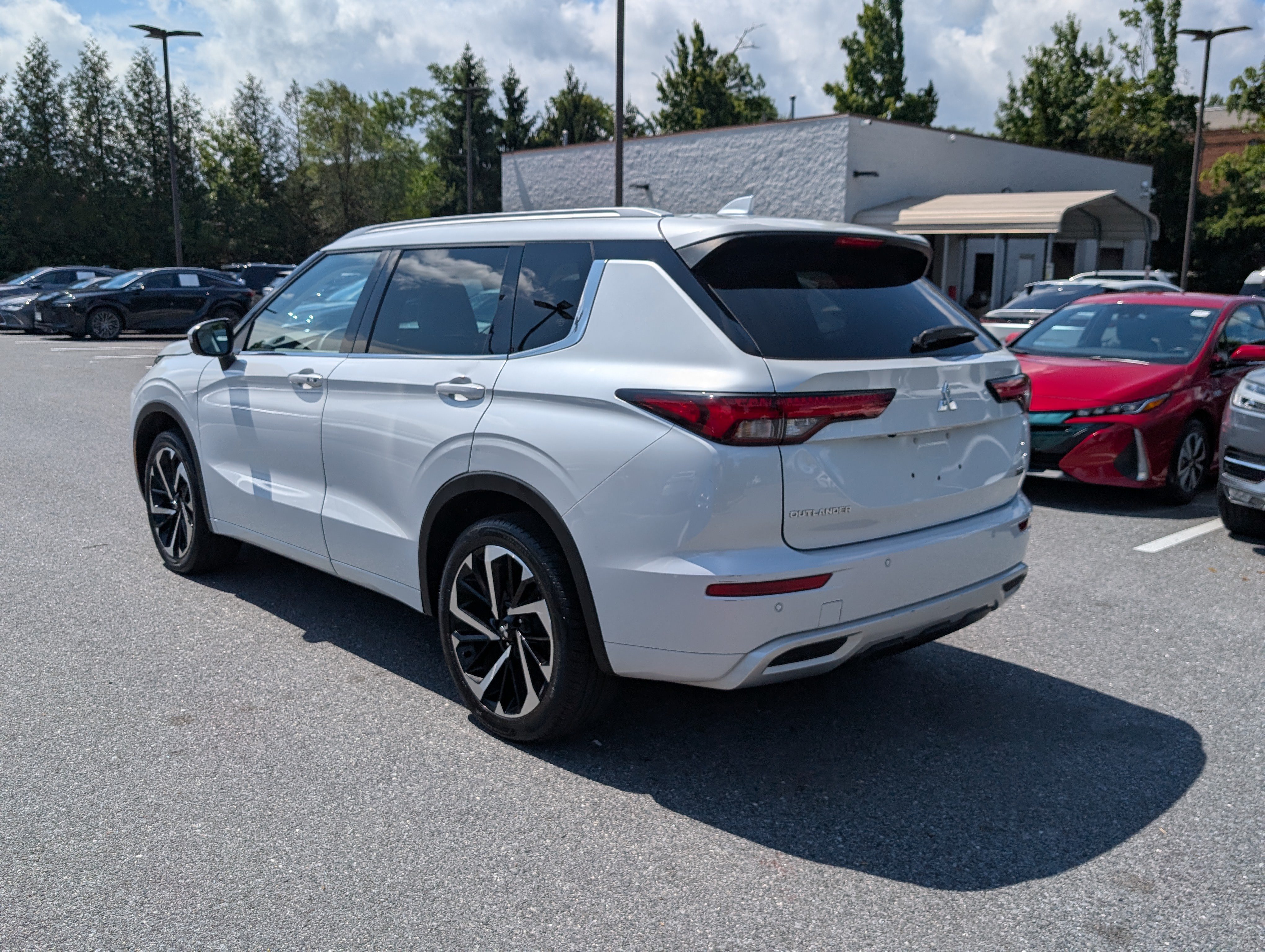 Used 2022 Mitsubishi Outlander SEL FWD image 3