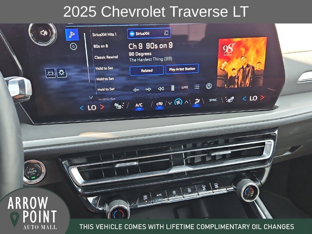 Used 2025 Chevrolet Traverse LT FWD image 25