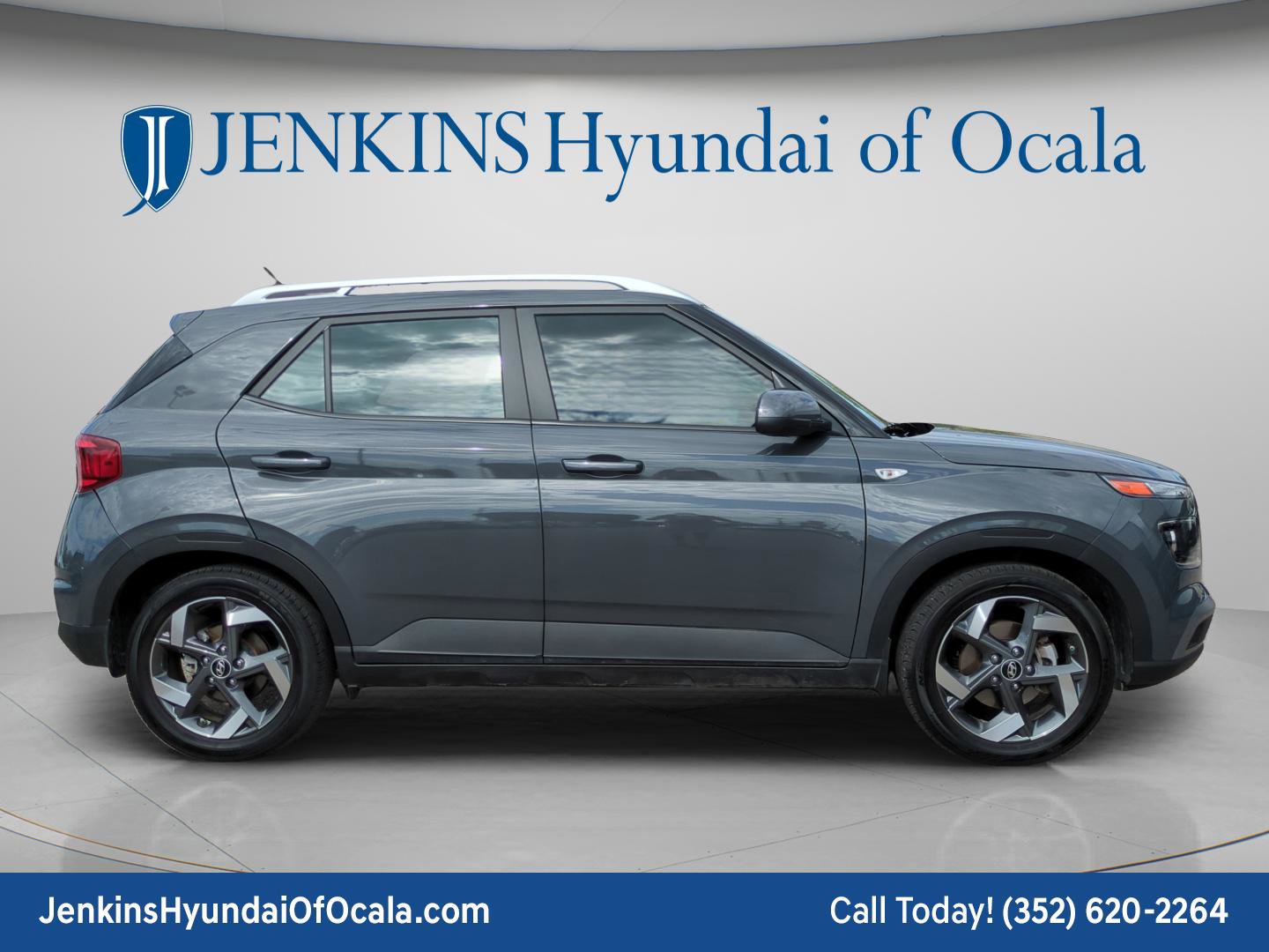 Certified 2023 Hyundai Venue SEL FWD image 2