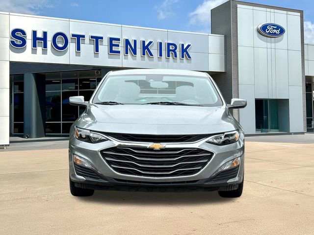Used 2025 Chevrolet Malibu LT FWD image 2