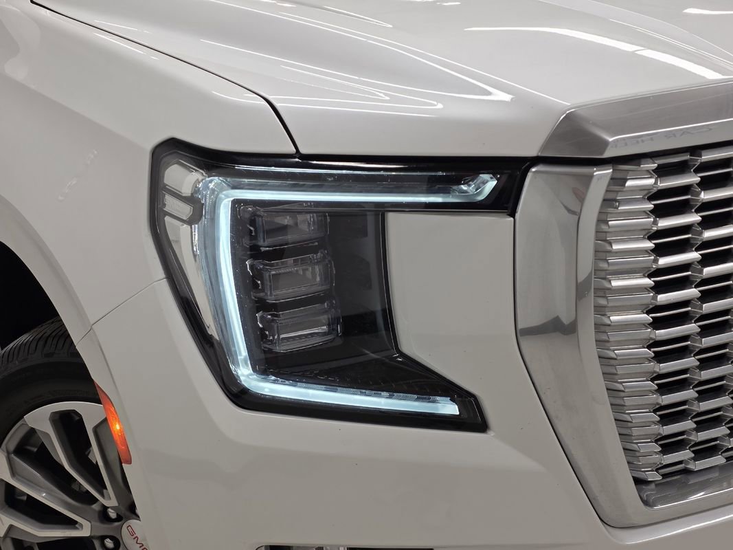 Used 2021 GMC Yukon XL Denali w/ Denali Premium Package AWD/4WD image 46