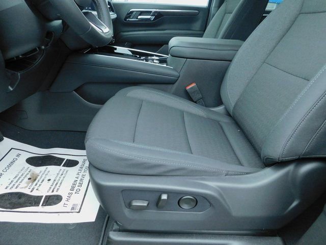 New 2026 Chevrolet Suburban LS w/ LPO, Chrome Package AWD/4WD image 23