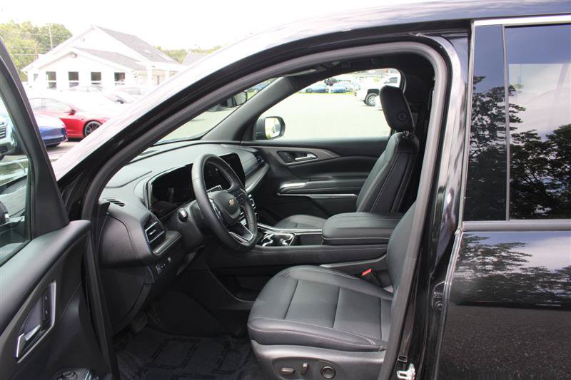 Used 2026 Chevrolet Traverse LT FWD image 10