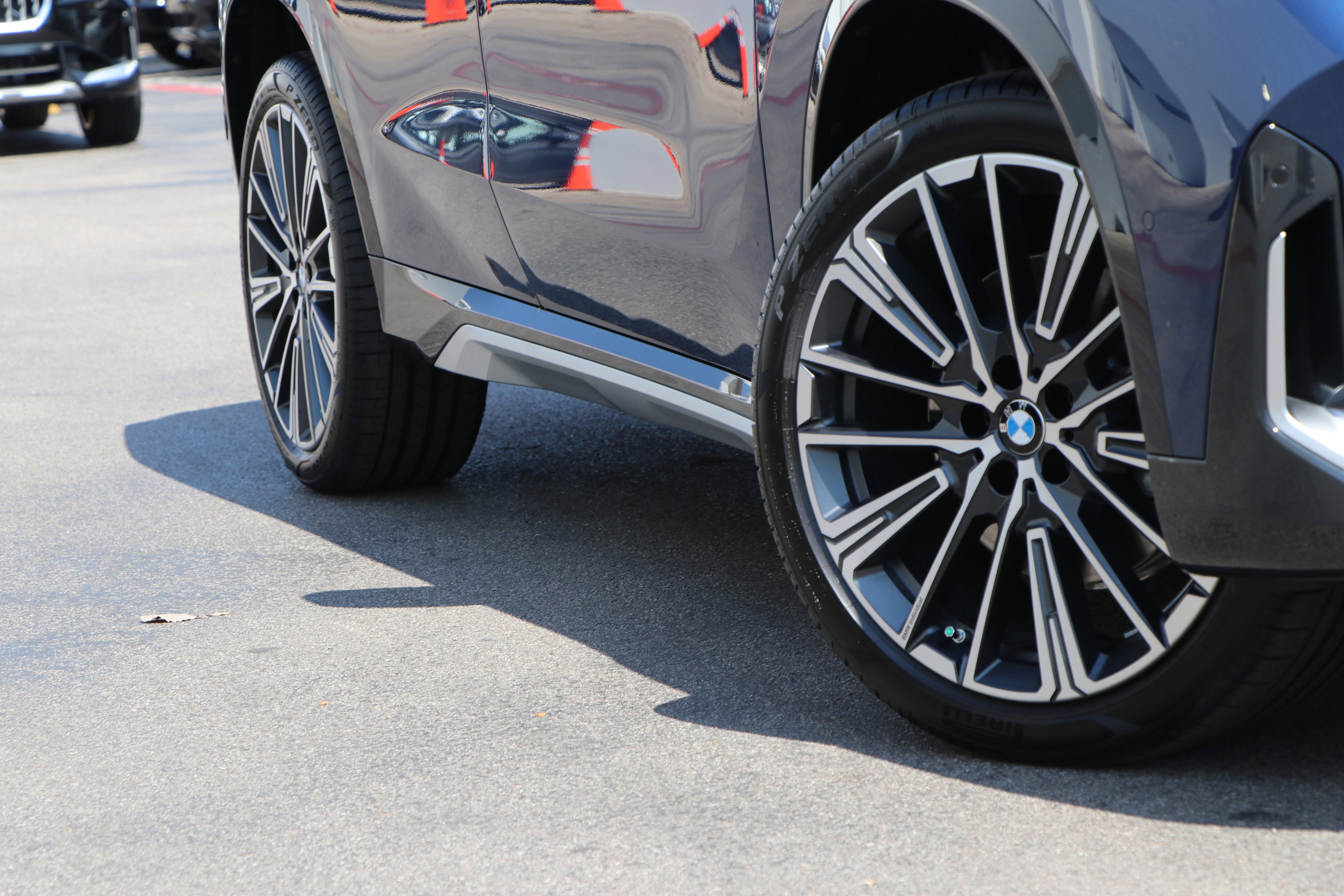 Certified 2025 BMW X1 xDrive28i w/ Premium Package AWD/4WD image 3