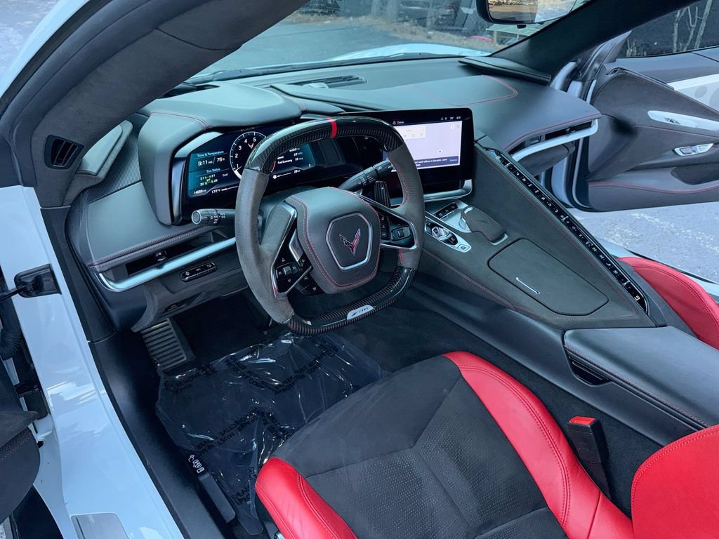 Used 2024 Chevrolet Corvette Z06 RWD image 31