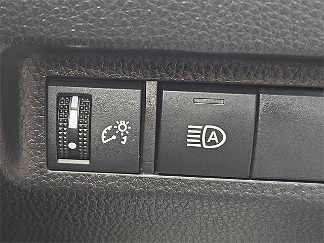 Certified 2025 Toyota RAV4 LE image 25