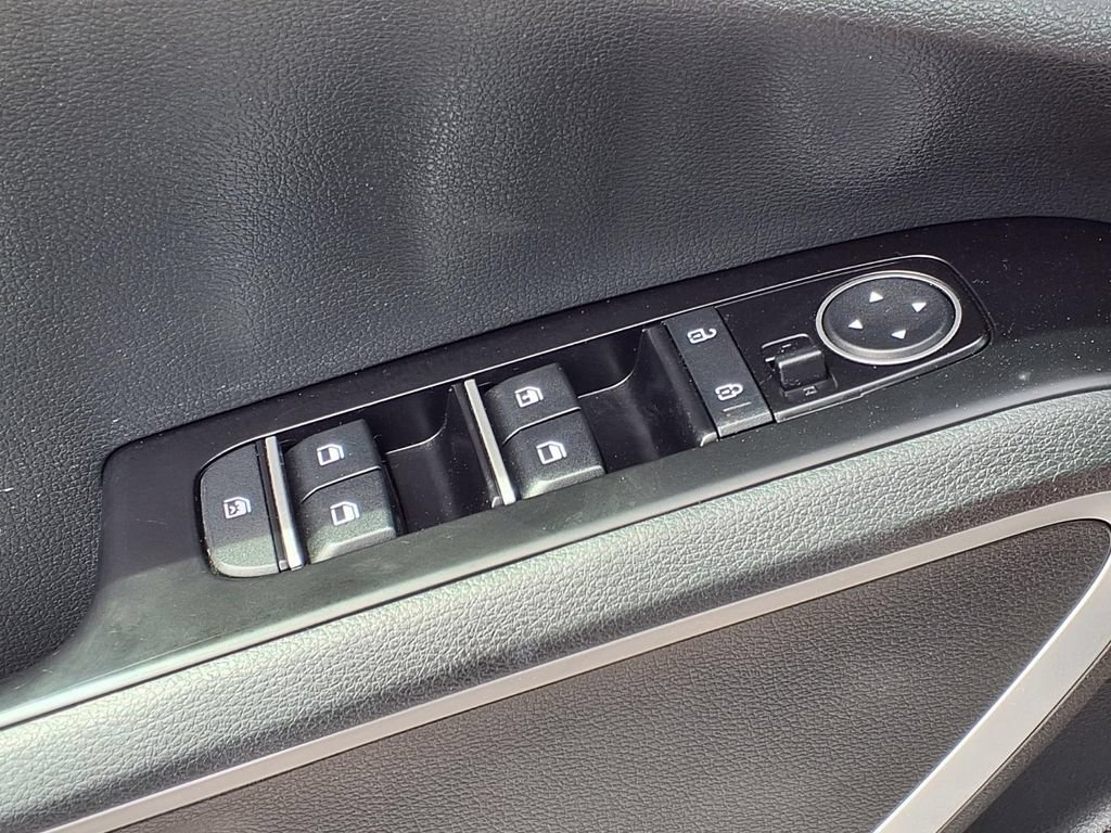 Used 2023 Kia Soul LX w/ Option Group 015 FWD image 17
