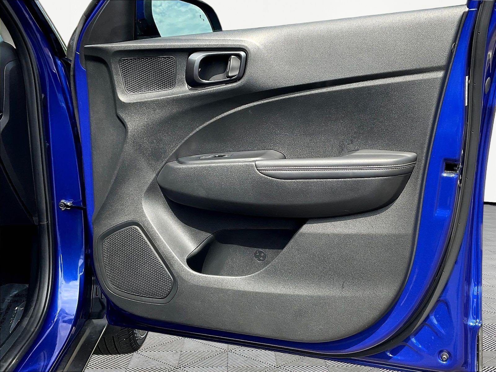 Certified 2024 Hyundai Venue Limited FWD image 27