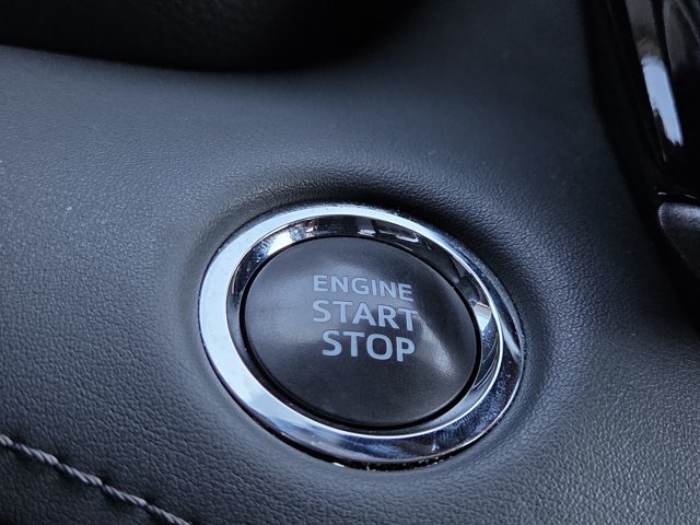 Used 2023 Toyota Highlander XLE AWD/4WD image 9