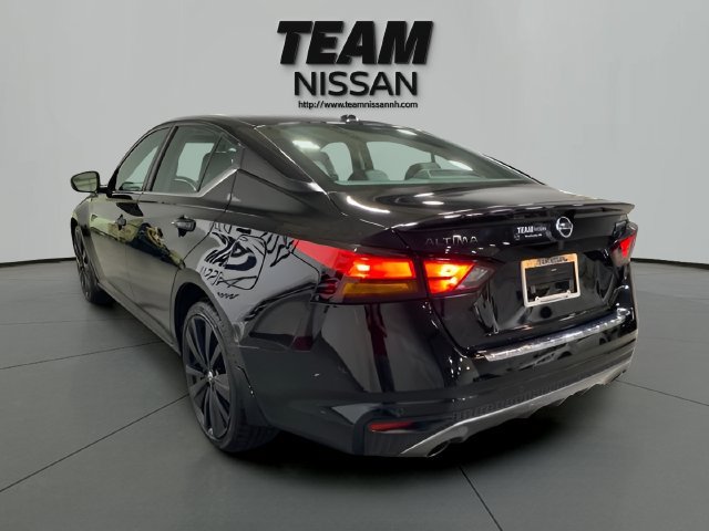 Used 2022 Nissan Altima 2.5 SR w/ Midnight Edition Package AWD/4WD image 4