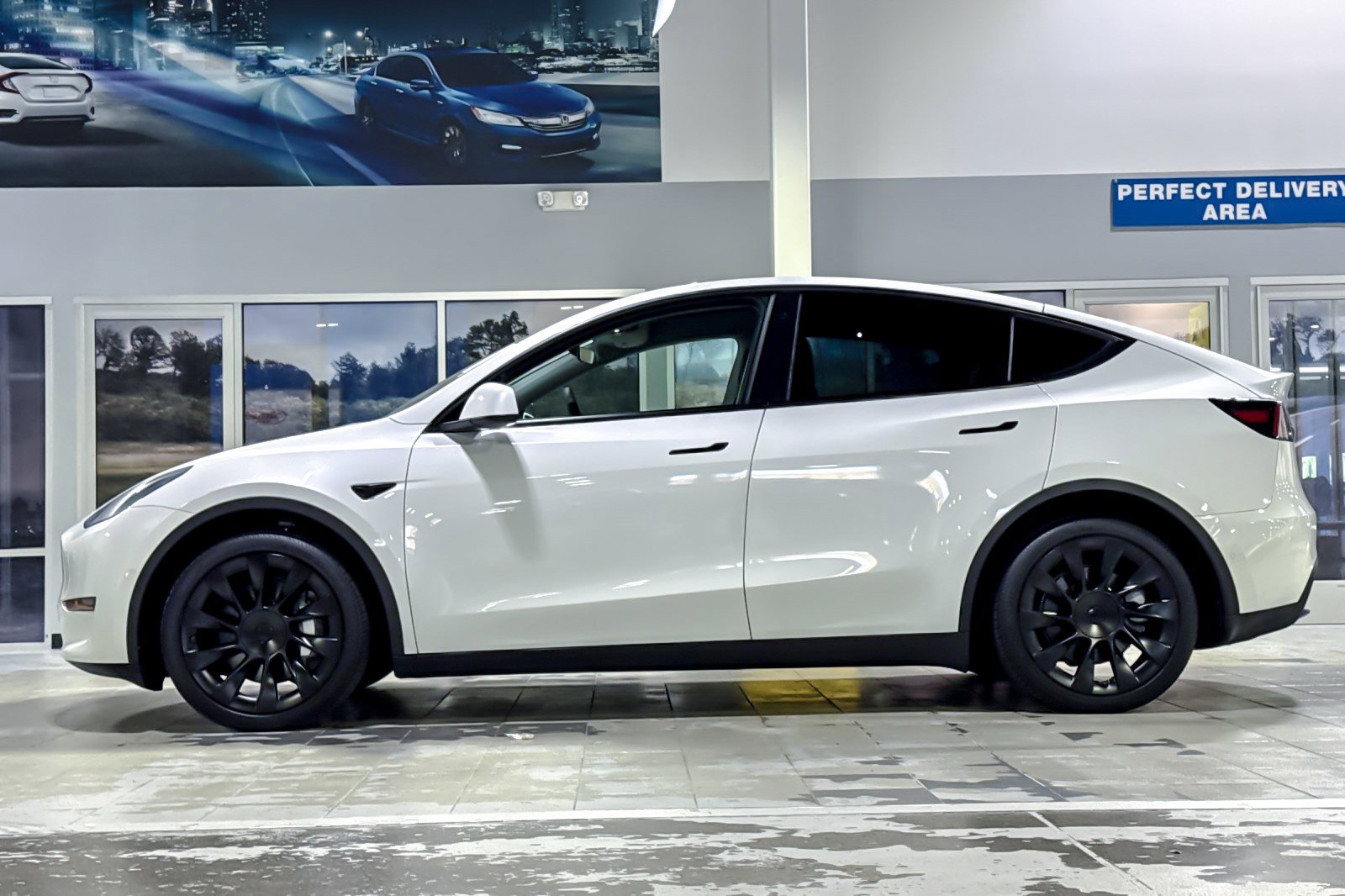 Used 2021 Tesla Model Y Long Range image 2