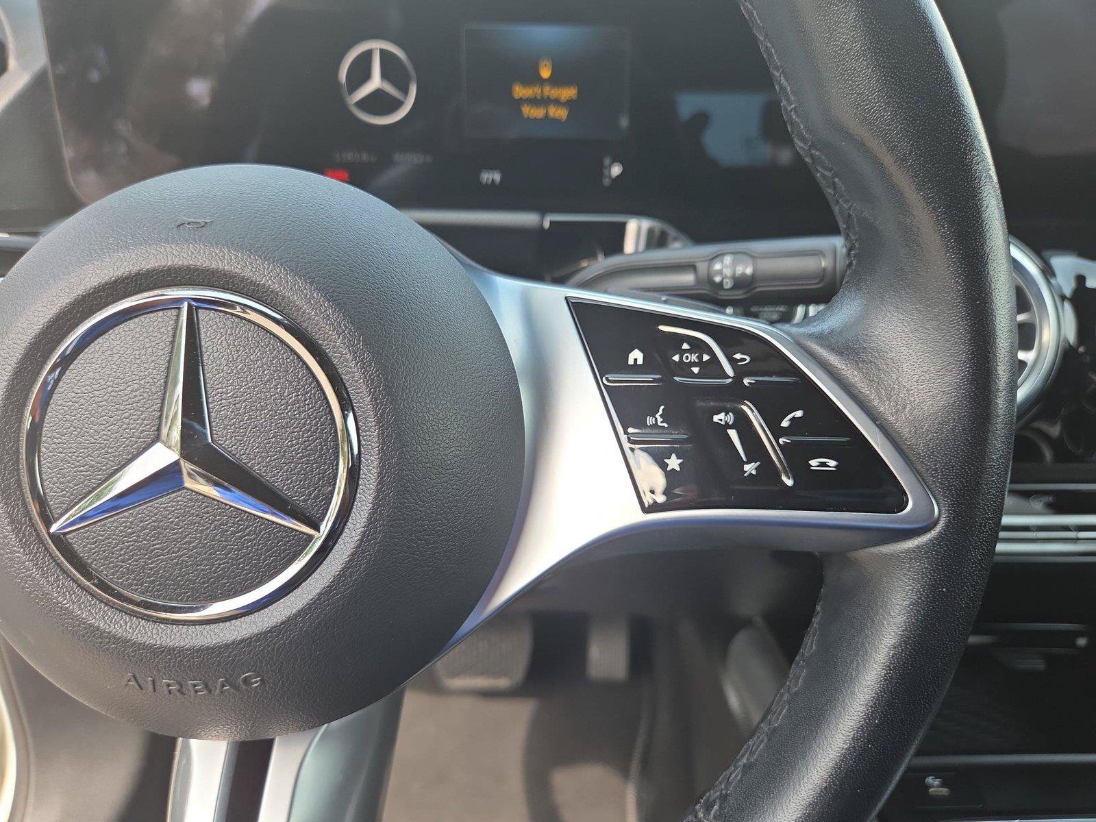 Used 2025 Mercedes-Benz GLA 250 4MATIC image 13