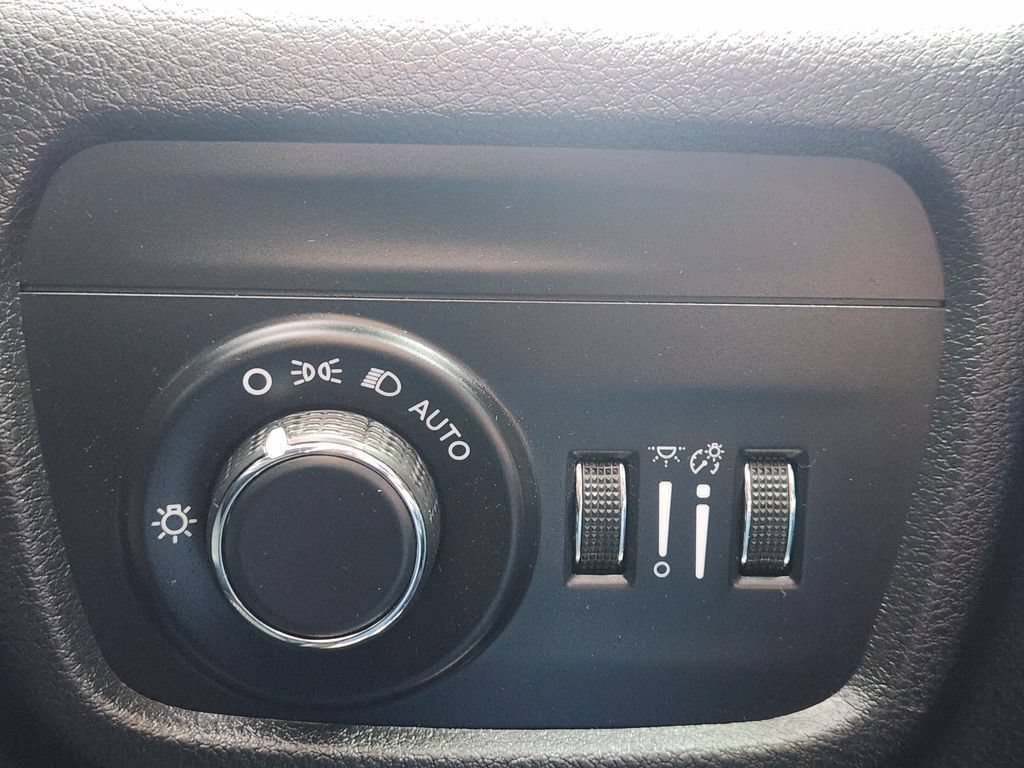 Used 2023 Jeep Grand Cherokee Altitude RWD image 23