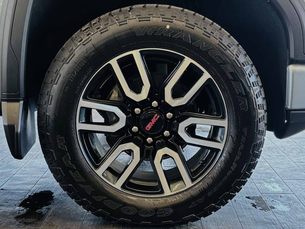 Used 2026 GMC Sierra 1500 AT4 w/ Technology Package AWD/4WD image 25
