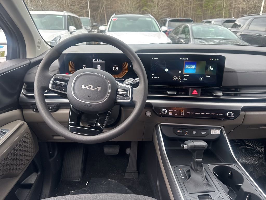 New 2026 Kia Carnival LX image 2