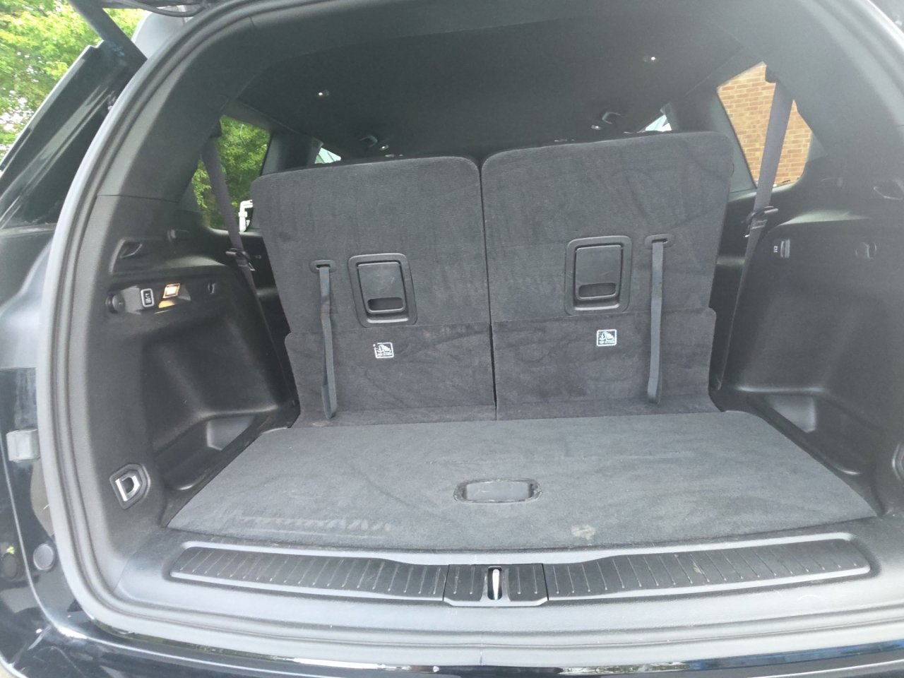 Used 2024 Jeep Grand Cherokee L Laredo RWD image 18