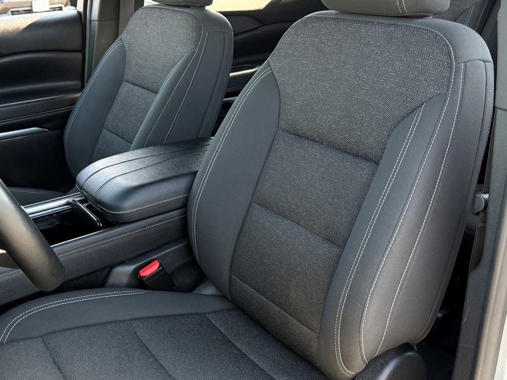 Used 2024 Chevrolet Traverse LT image 22