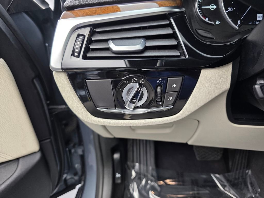 Used 2019 BMW 540i w/ Convenience Package RWD image 26