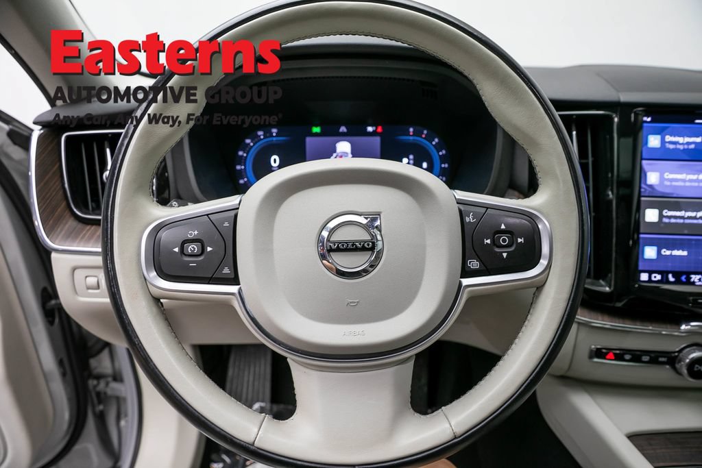 Used 2022 Volvo XC60 B5 Momentum AWD/4WD image 10