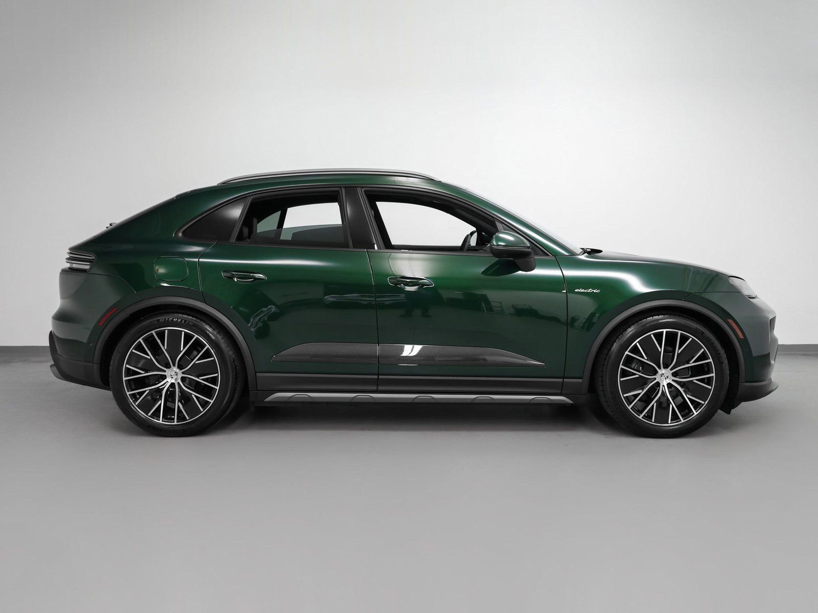 New 2025 Porsche Macan 4 Electric image 13
