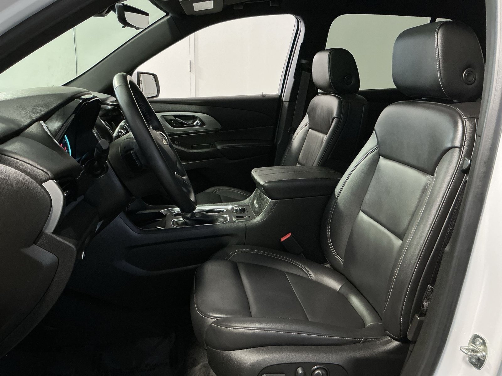 Used 2023 Chevrolet Traverse LT w/ LT Premium Package AWD/4WD image 14