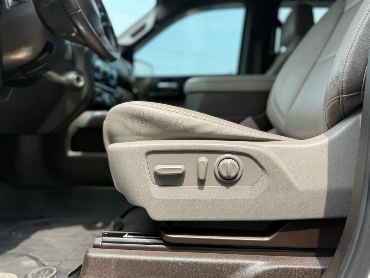 Used 2019 Chevrolet Silverado 1500 LT Trail Boss AWD/4WD image 21