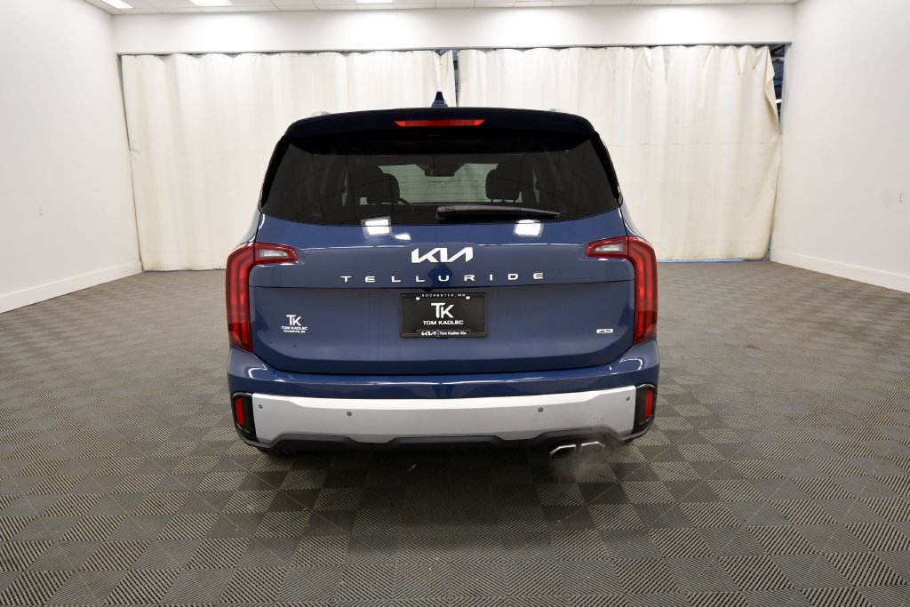 Certified 2024 Kia Telluride S w/ S Sunroof Package AWD/4WD image 6