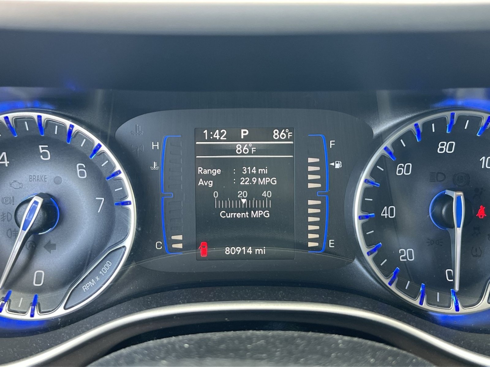 Used 2018 Chrysler Pacifica Touring-L FWD image 16