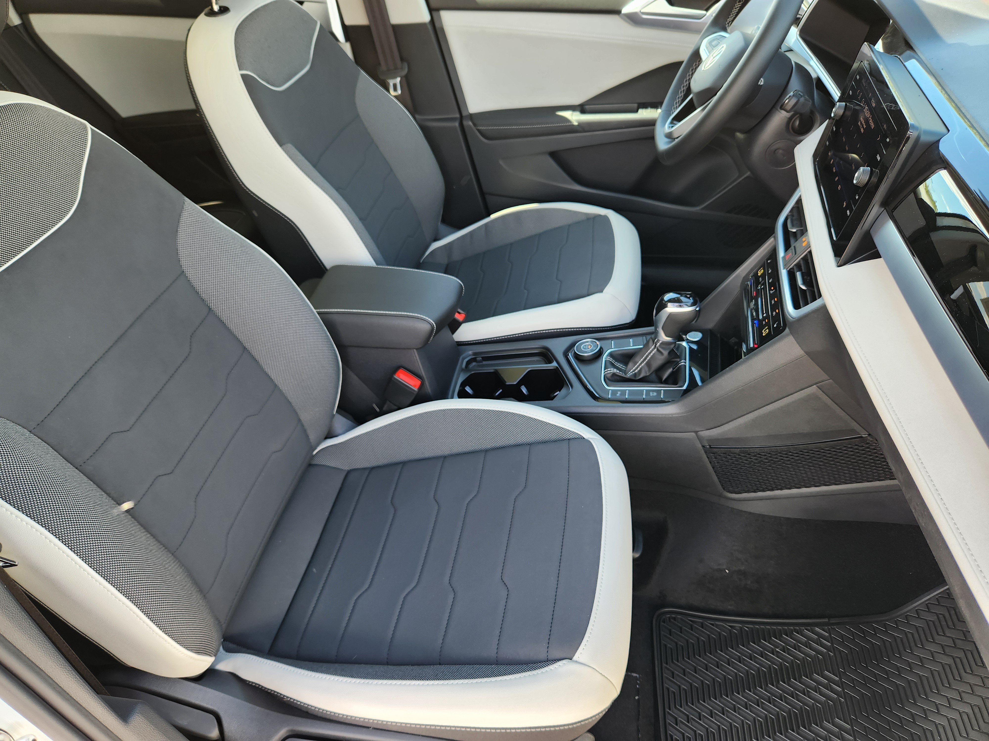 New 2026 Volkswagen Taos SE AWD/4WD image 25