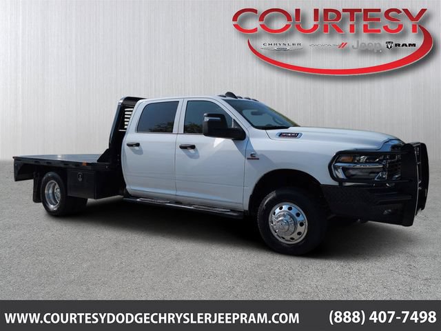 Used 2026 RAM 3500 Tradesman w/ Chrome Appearance Group AWD/4WD video 1