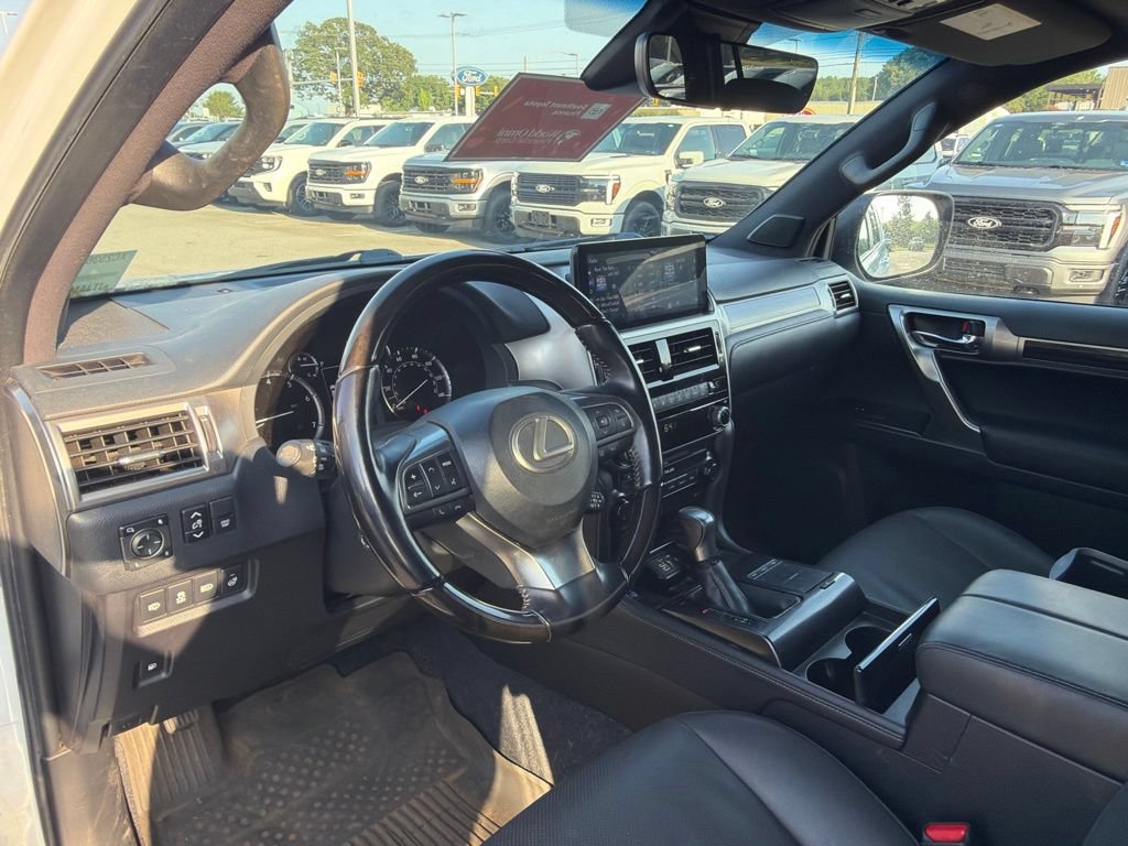 Used 2023 Lexus GX 460 Premium w/ Premium Package AWD/4WD image 11