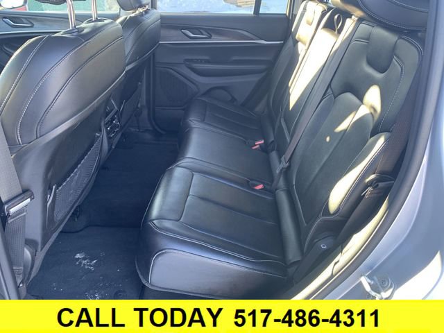 Used 2023 Jeep Grand Cherokee Limited image 25