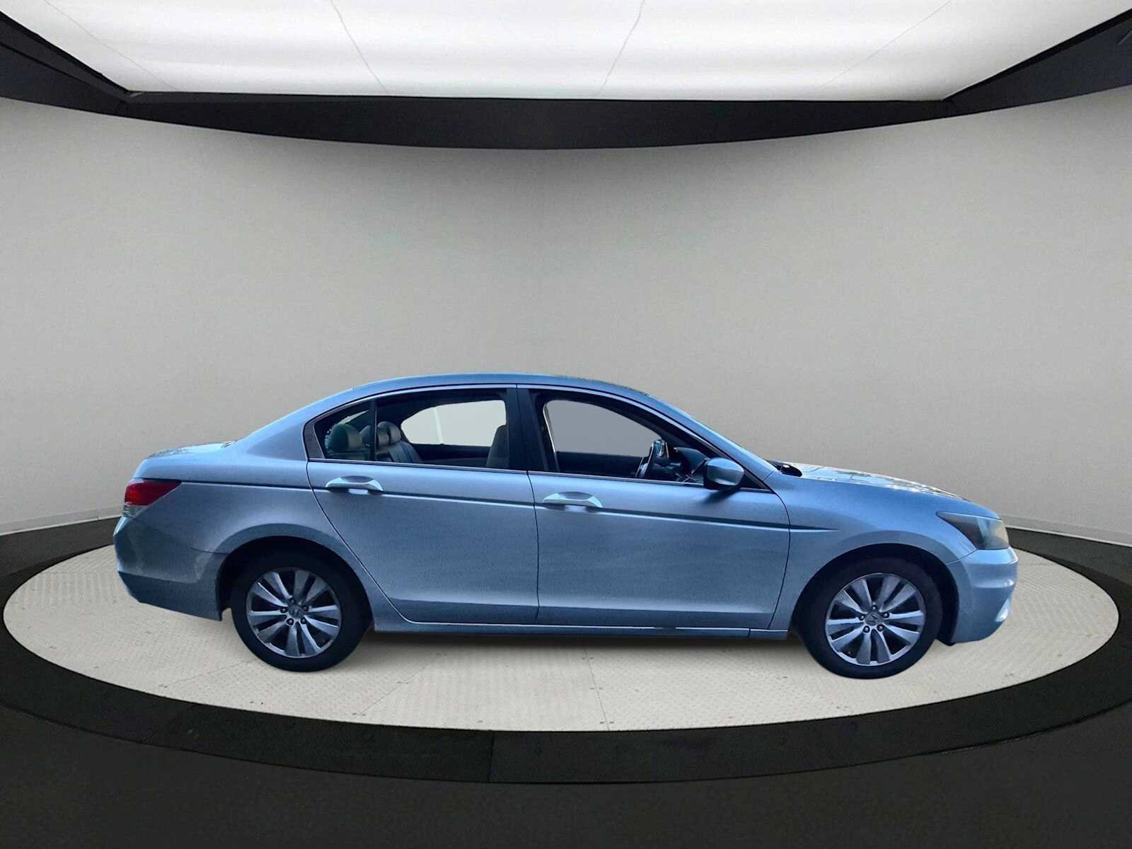 Used 2011 Honda Accord EX-L image 9