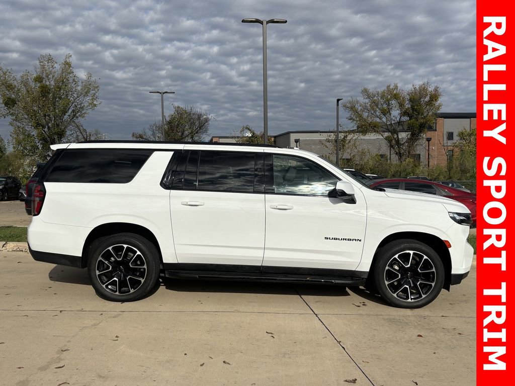 Used 2023 Chevrolet Suburban RST w/ Luxury Package image 3