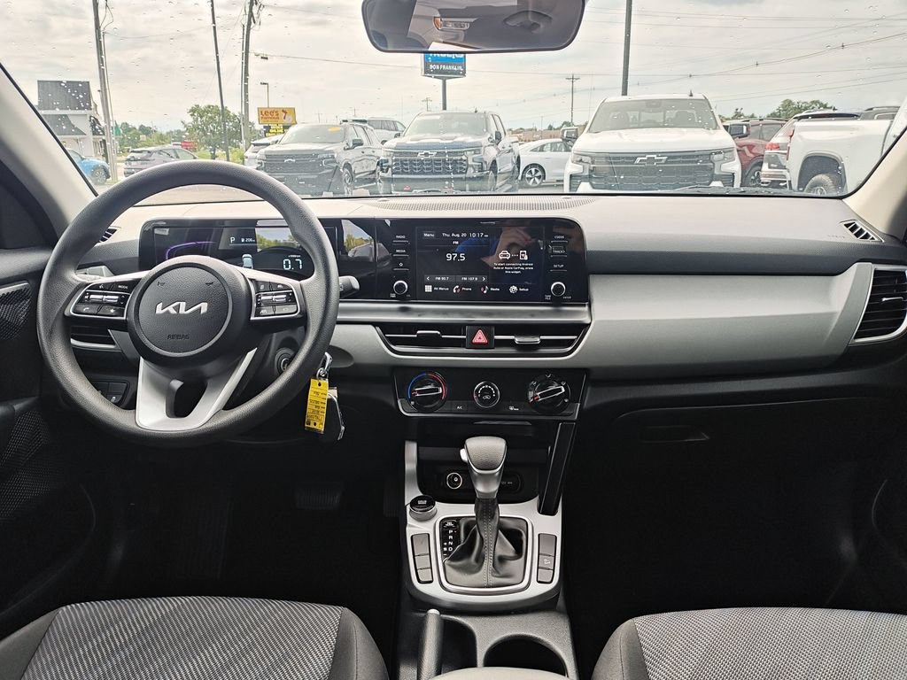 Used 2026 Kia Seltos LX FWD image 16