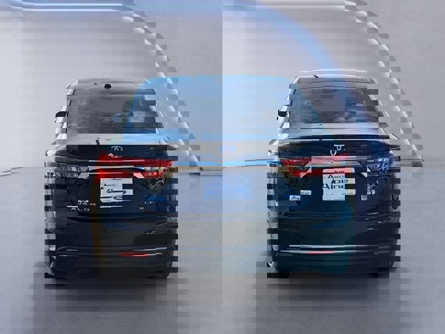 Used 2017 Toyota Avalon XLE Plus image 4