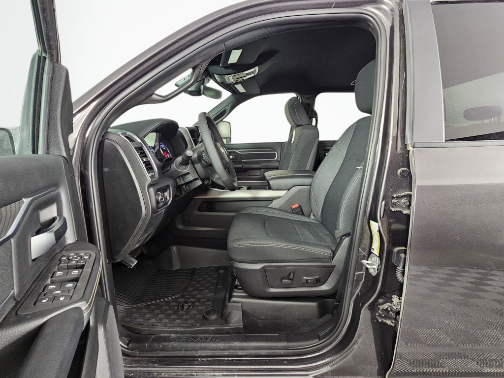 New 2026 RAM 3500 Big Horn AWD/4WD image 18